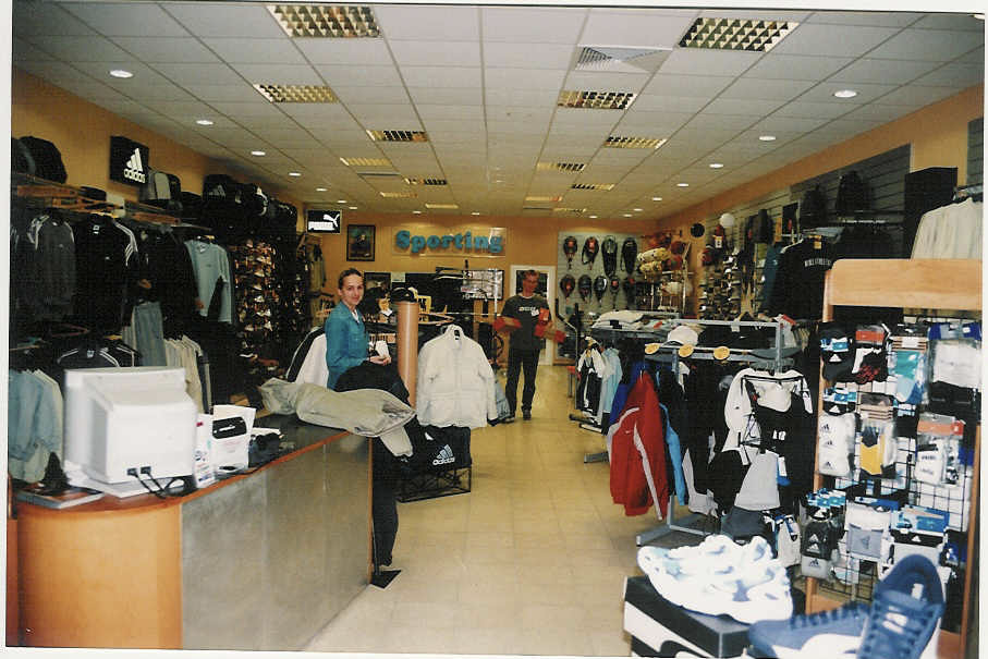 Pierwszy sklep Sporting w Galerii Handlowej.png